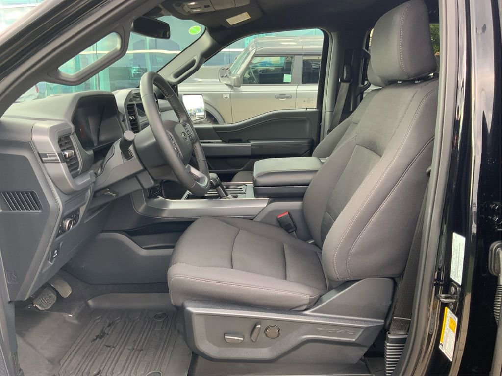 Used 2025 Ford F150 XLT w/ Equipment Group 302A MID AWD/4WD image 9