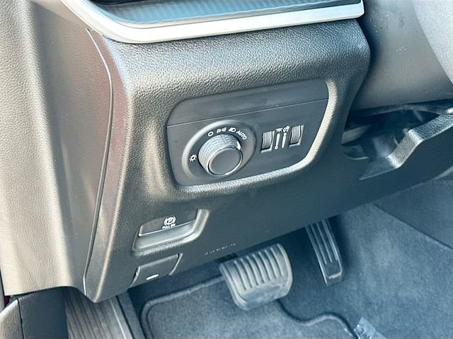 Used 2024 Jeep Grand Cherokee Altitude image 10