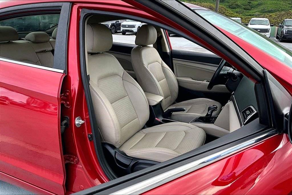 Used 2018 Hyundai Elantra Limited w/ Cargo Package image 7