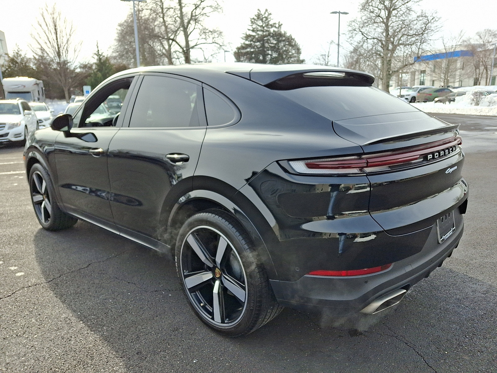 Used 2024 Porsche Cayenne Coupe image 4