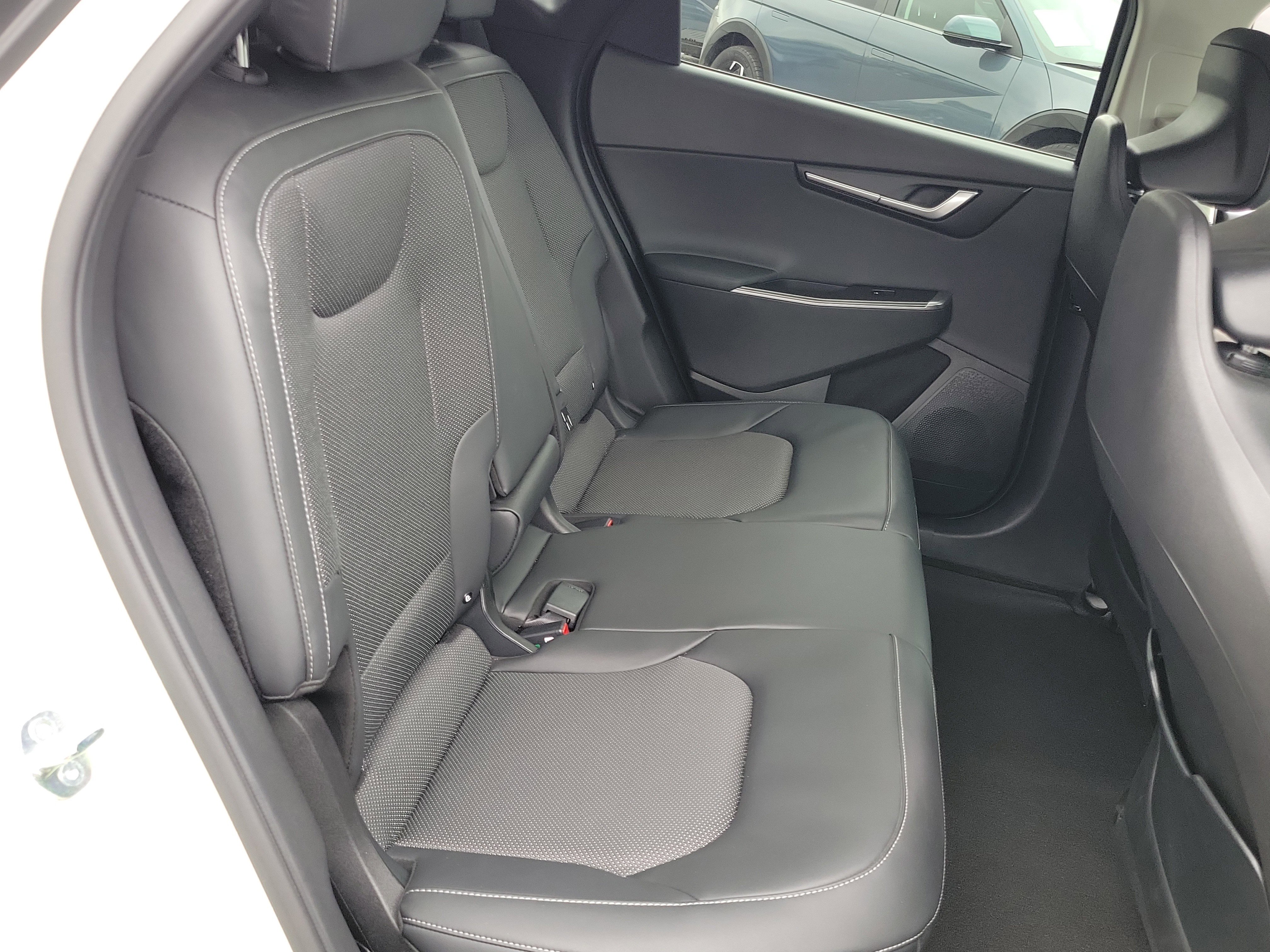 Used 2024 Kia EV6 Light RWD image 24