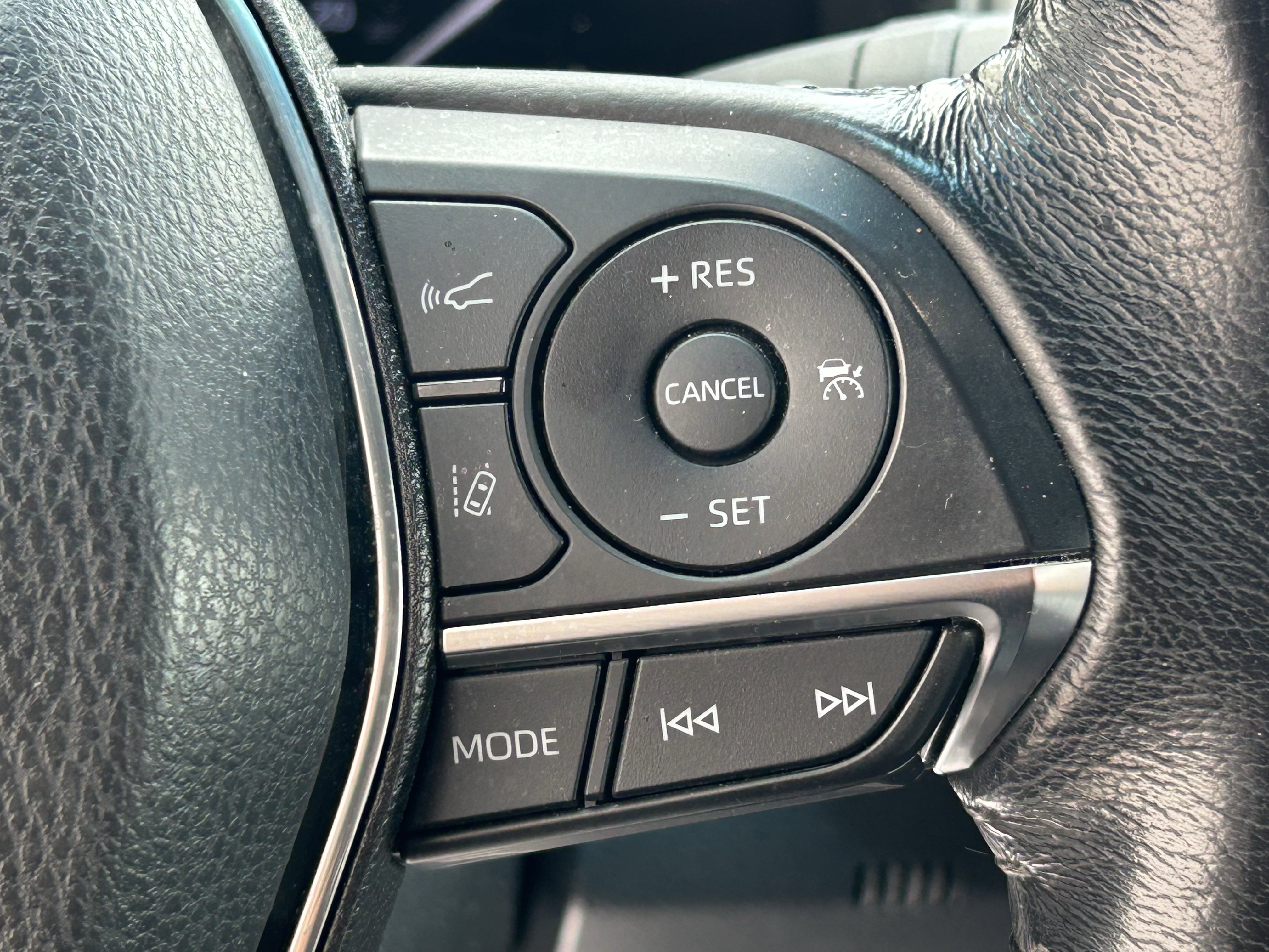 Certified 2019 Toyota Avalon XLE w/ Moonroof Package FWD image 22