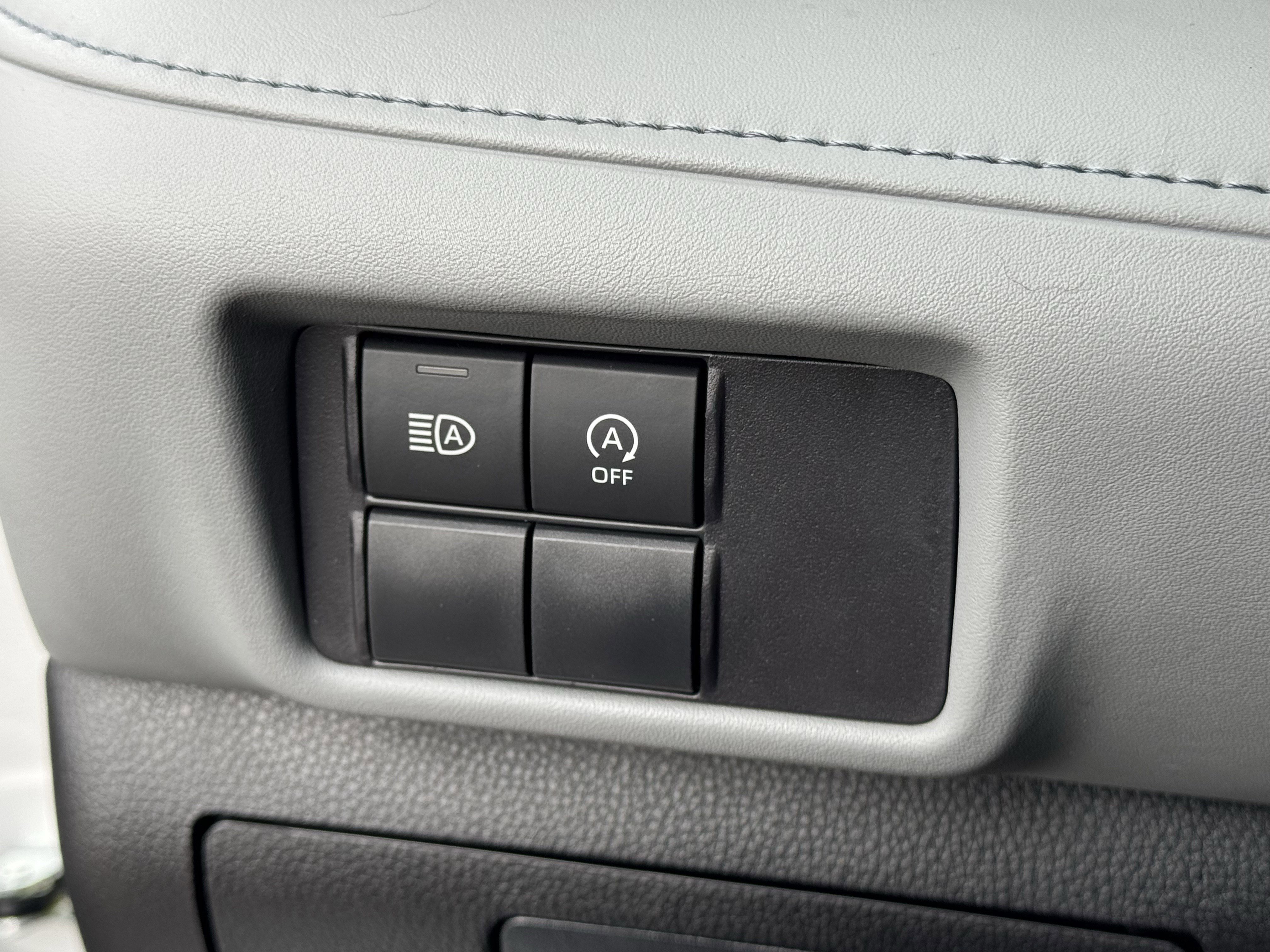 Used 2023 Toyota Highlander L image 27