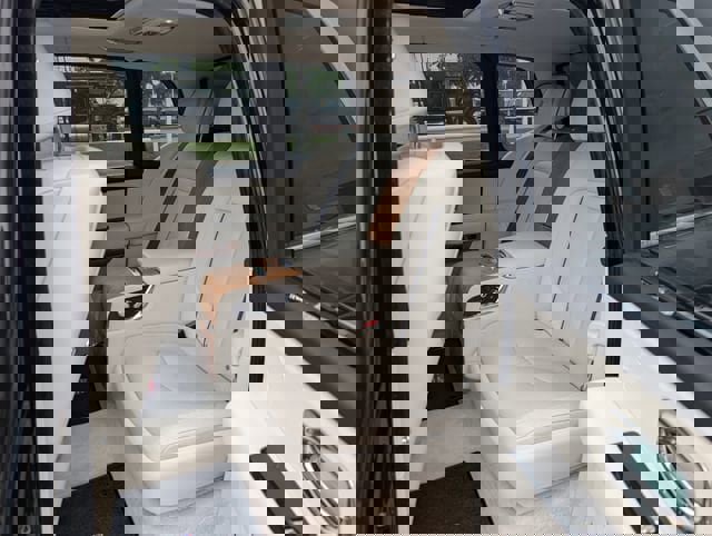 Used 2019 Rolls-Royce Cullinan image 25