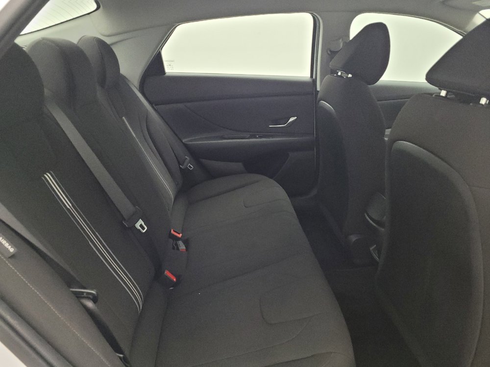 Used 2024 Hyundai Elantra SEL FWD image 19