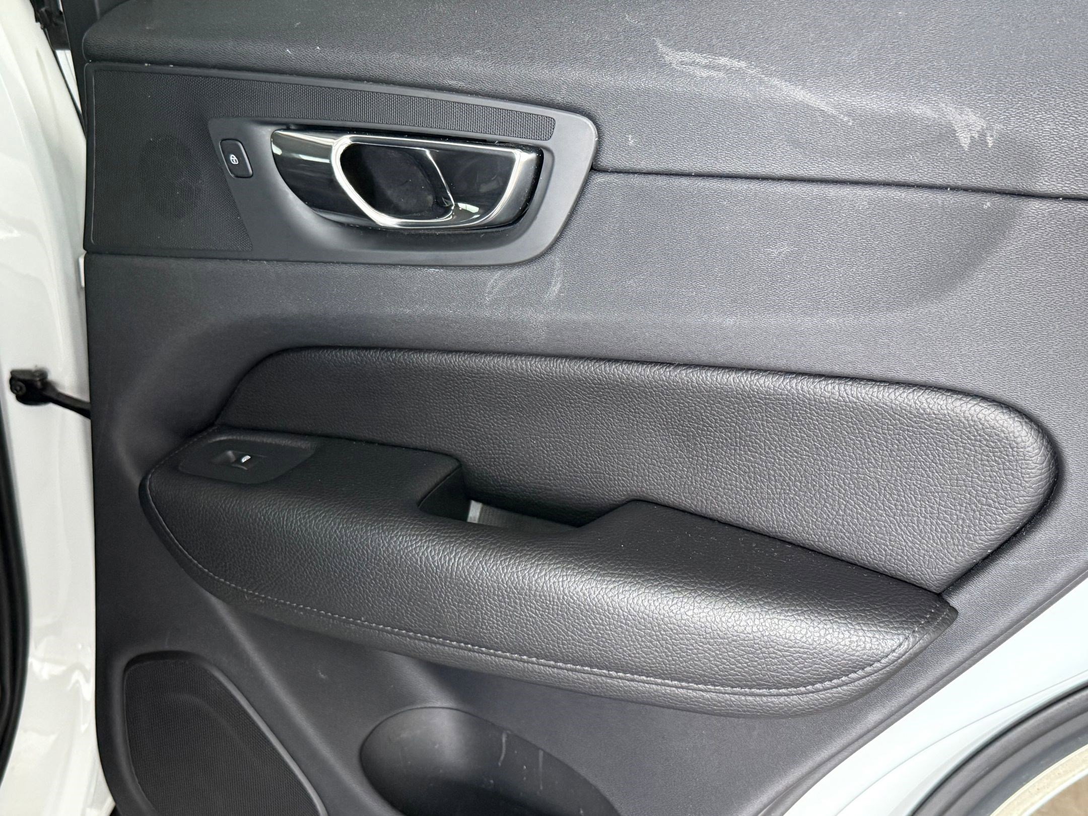 Used 2019 Volvo XC60 T5 Inscription w/ Protection Package Premier image 39