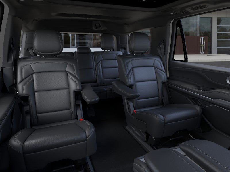 New 2026 Lincoln Navigator Reserve w/ Jet Appearance Package AWD/4WD image 11