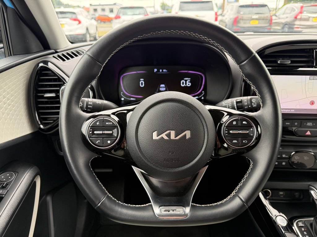 Certified 2024 Kia Soul GT-Line FWD image 23