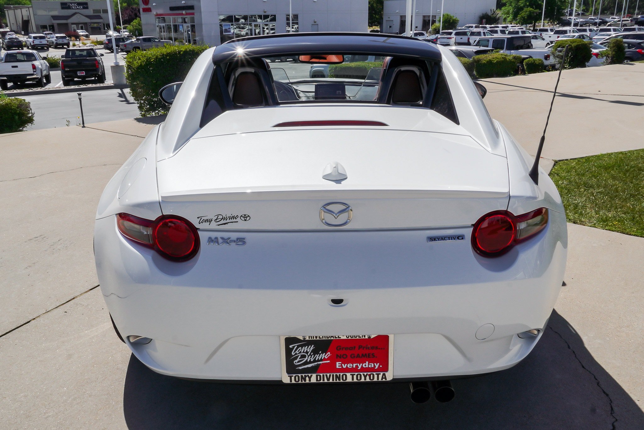 Used 2022 MAZDA MX-5 Miata RF Grand Touring w/ Weather Package RWD image 10