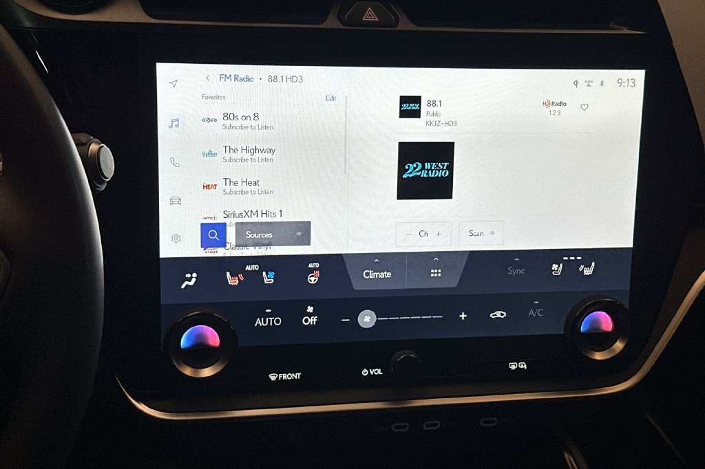 Used 2023 Lexus RZ 450e Premium w/ Technology Package AWD/4WD image 18