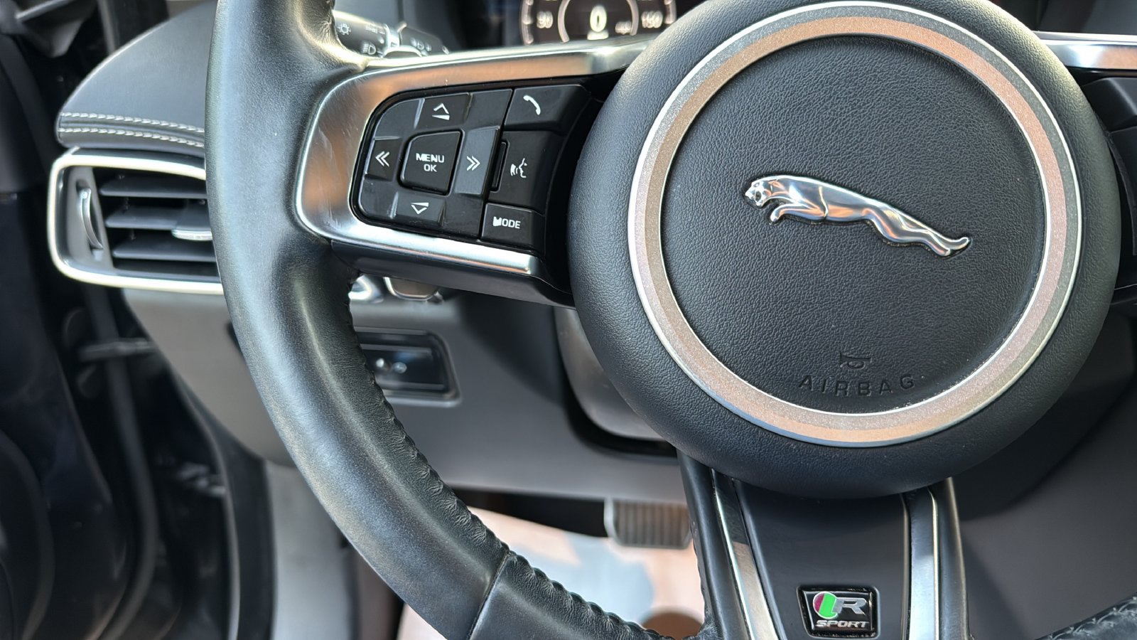 Used 2020 Jaguar F-PACE R-Sport AWD/4WD image 13