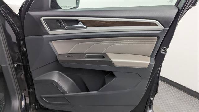 Used 2022 Volkswagen Atlas SE w/ Panoramic Sunroof Package FWD image 22