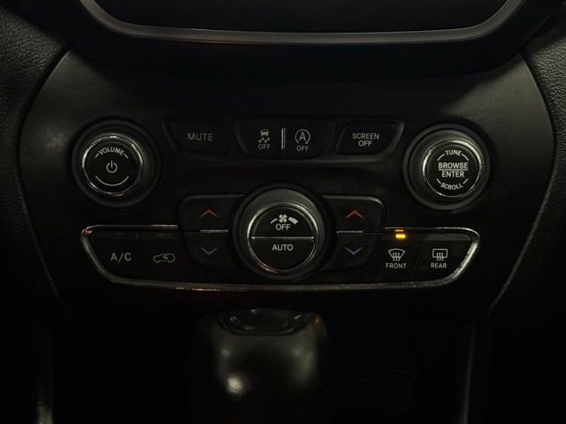 Used 2022 Jeep Cherokee Trailhawk w/ Comfort/Convenience Group image 34