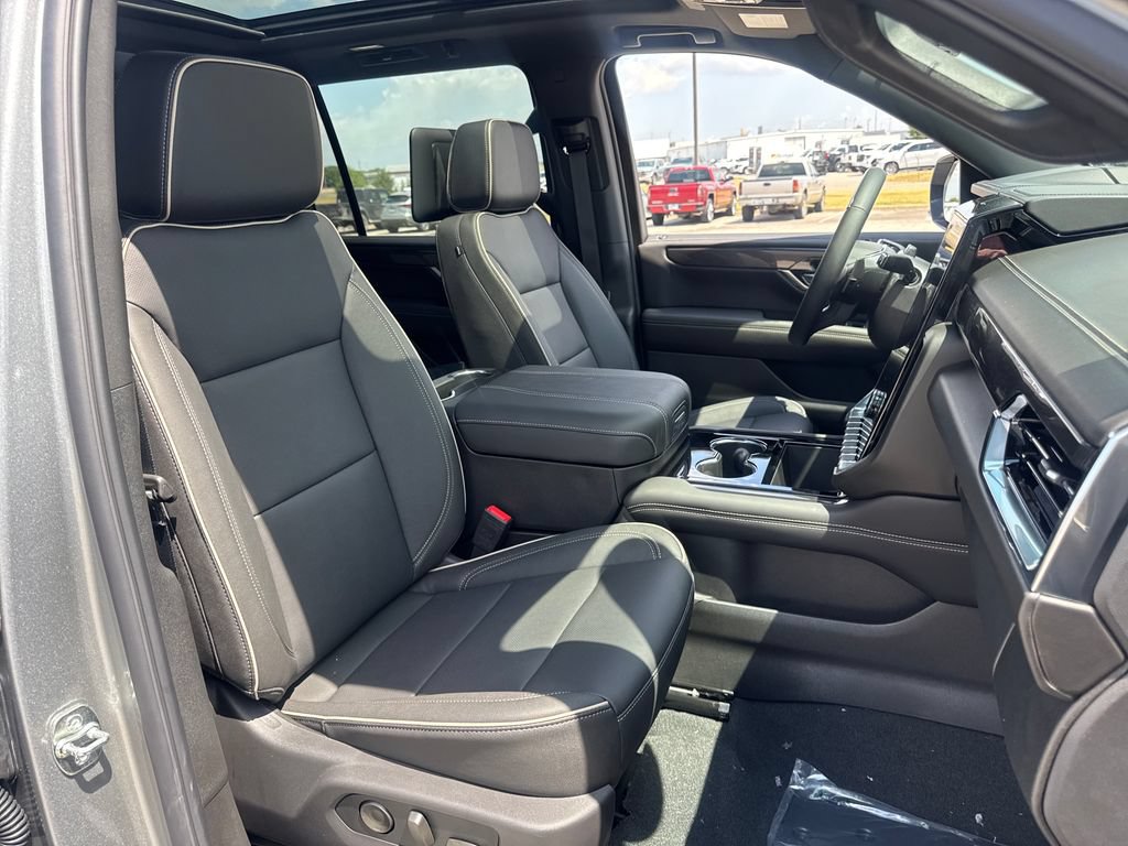 New 2026 GMC Yukon XL Elevation w/ Elevation Premium Package AWD/4WD image 11