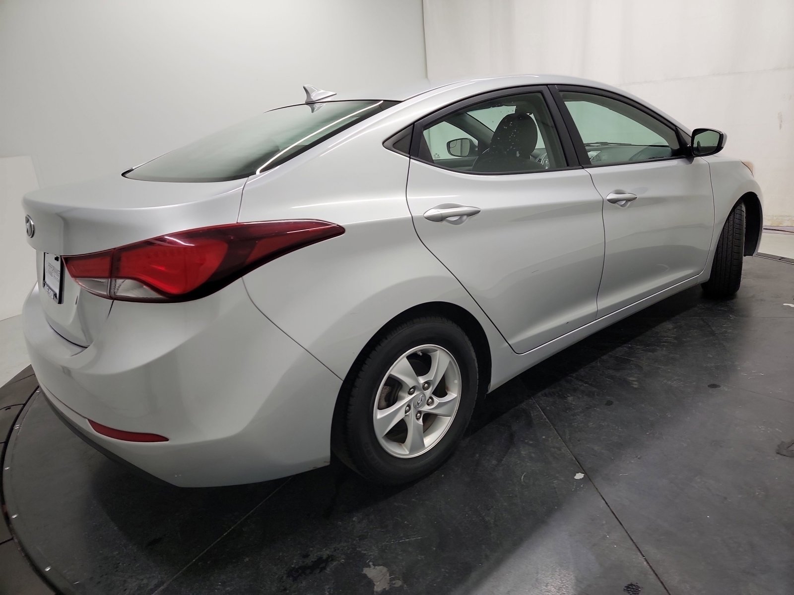 Used 2014 Hyundai Elantra SE image 9