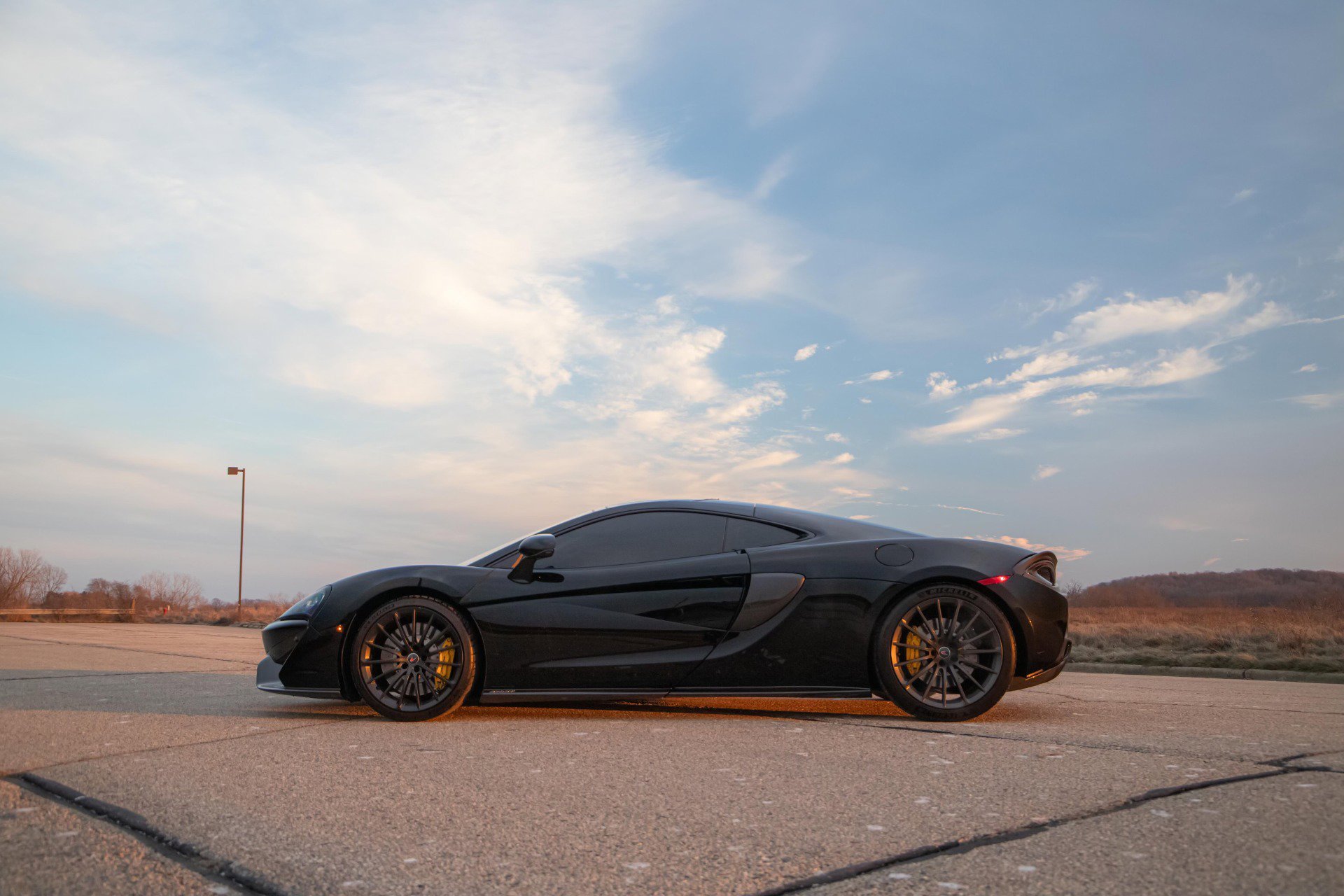 Used 2017 McLaren 570S image 12