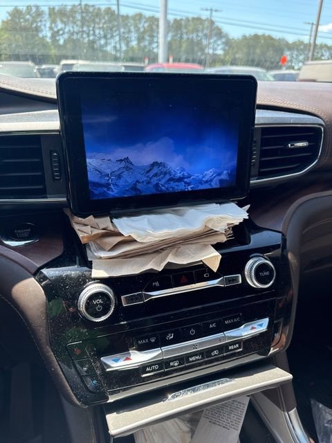 Used 2023 Ford Explorer King Ranch image 5