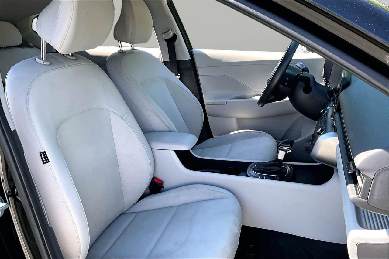 Used 2024 Hyundai Kona SEL FWD image 22