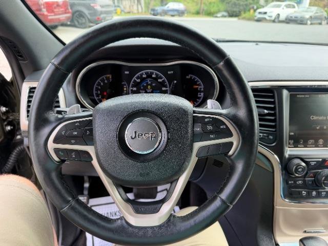 Used 2017 Jeep Grand Cherokee Laredo AWD/4WD image 17