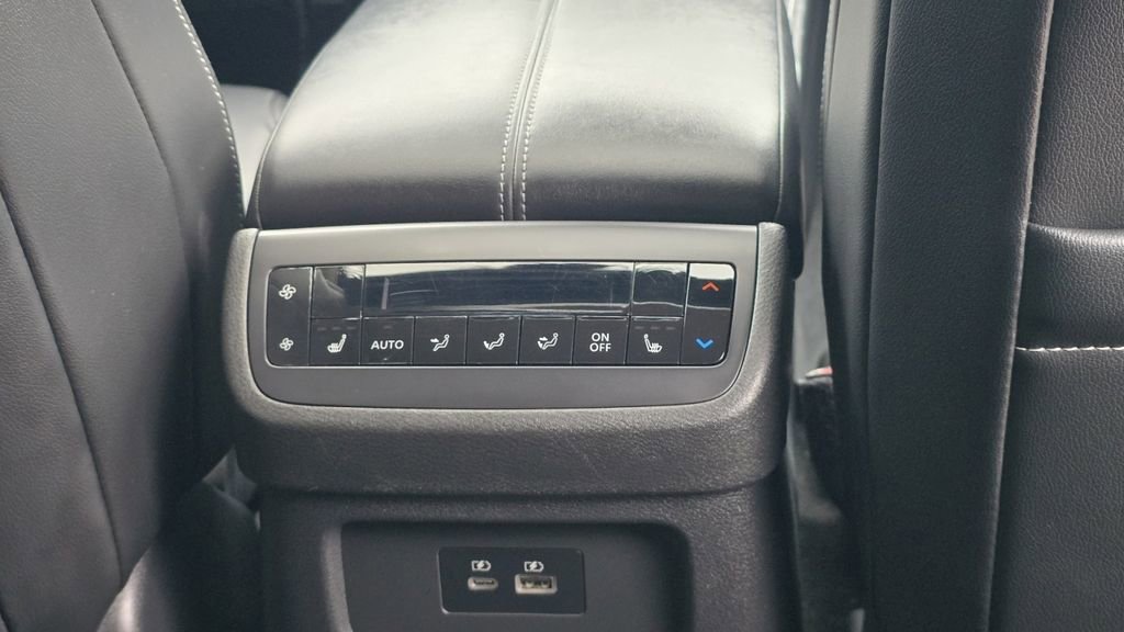 Used 2022 Nissan Pathfinder SL w/ SL Premium Package image 25