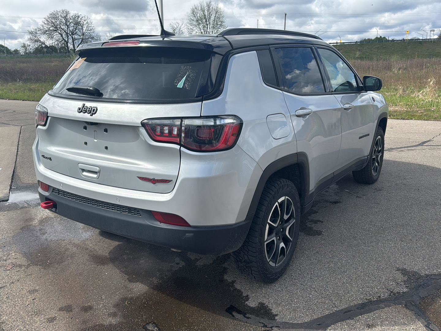 Used 2024 Jeep Compass Trailhawk AWD/4WD image 6