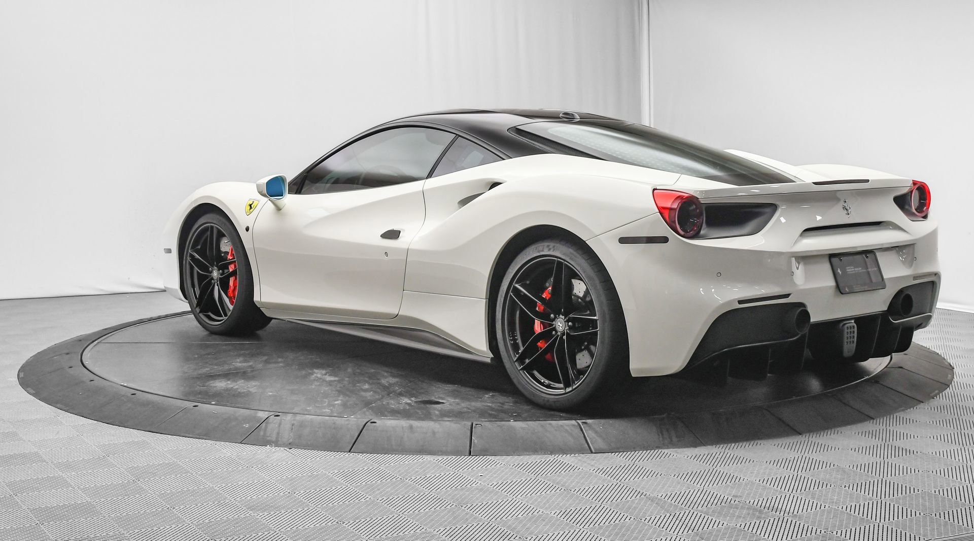 Used 2016 Ferrari 488 GTB image 6