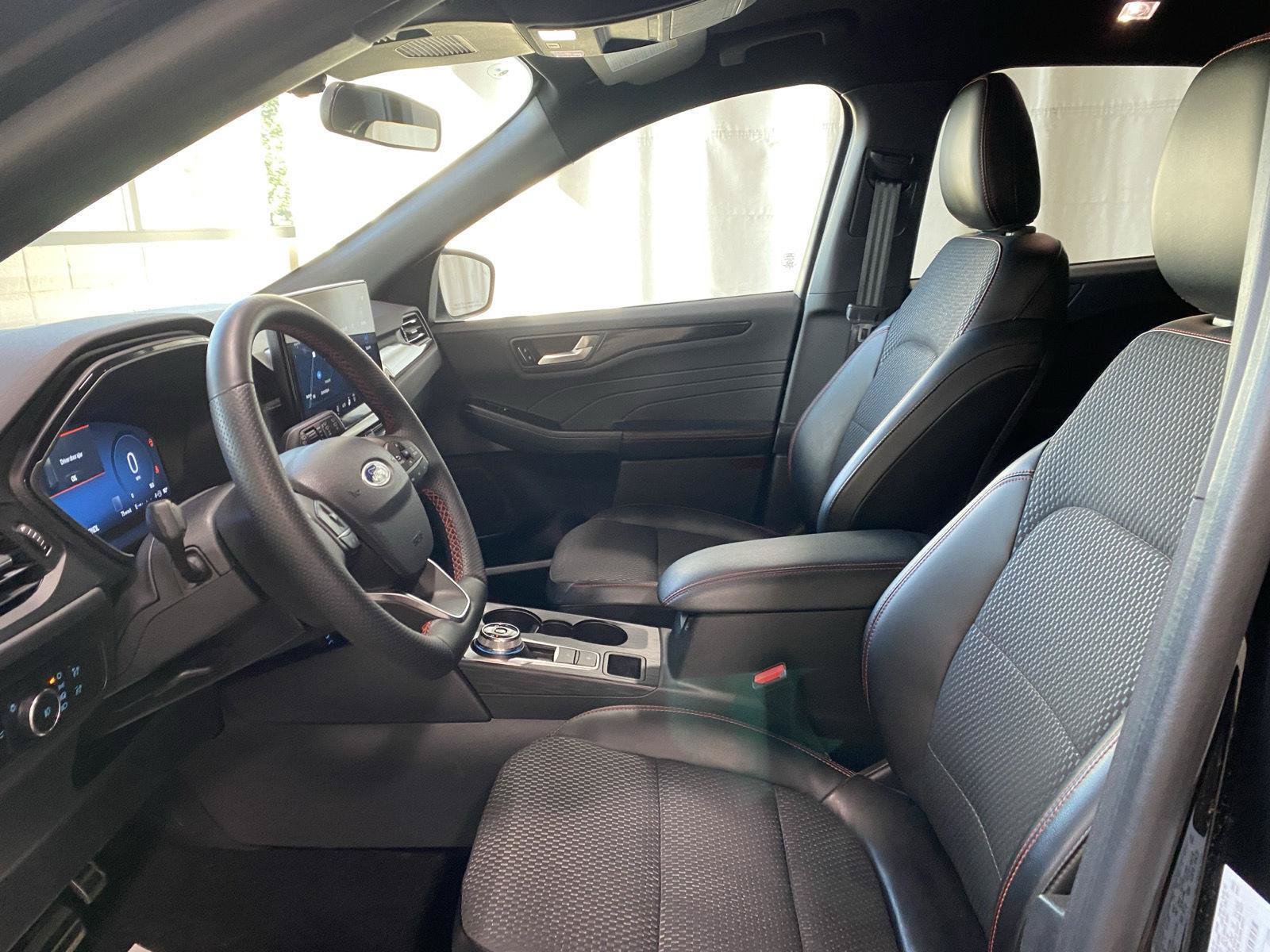 Used 2023 Ford Escape ST-Line Select w/ Tech Pack #2 AWD/4WD image 19