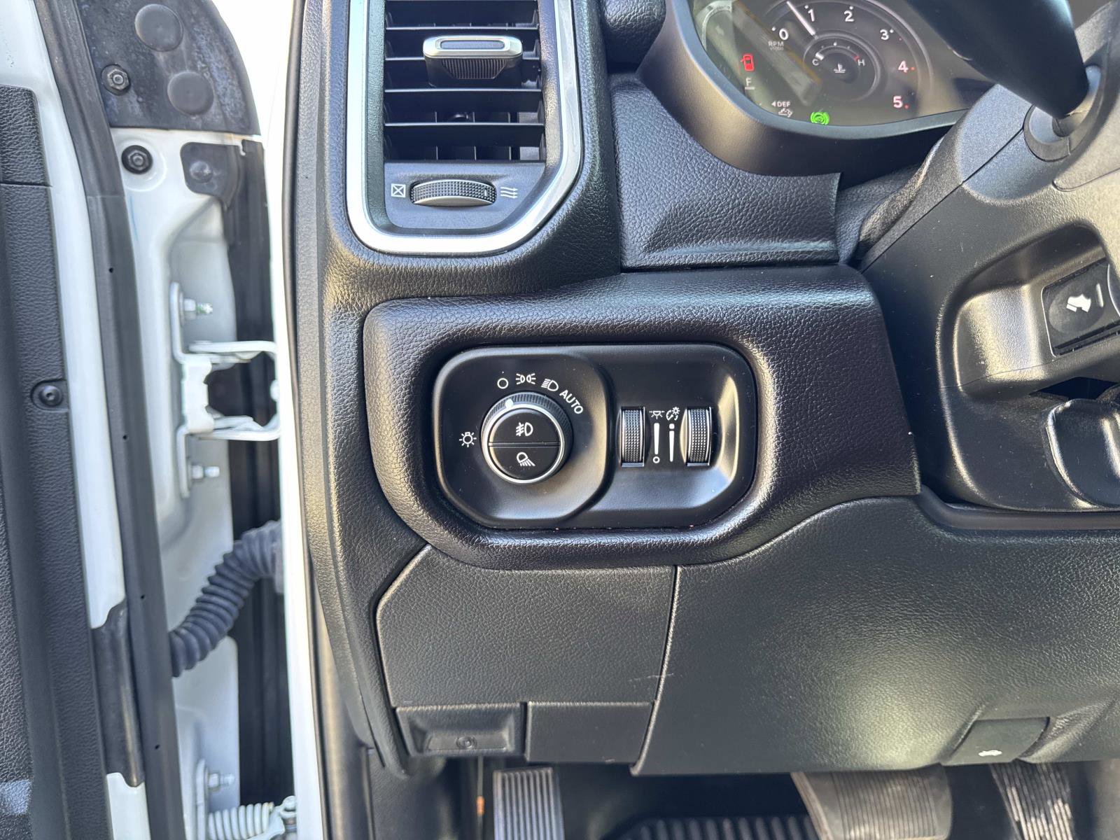 Used 2024 RAM 5500 Laramie image 20