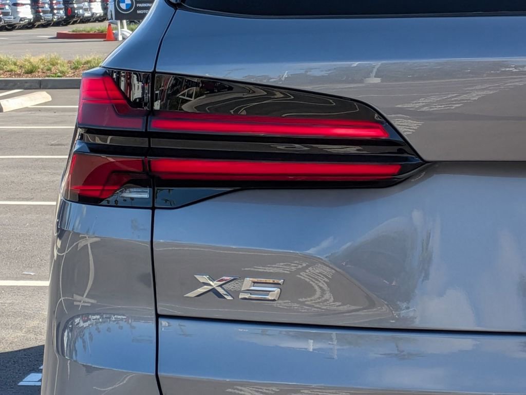 New 2026 BMW X5 sDrive40i image 25