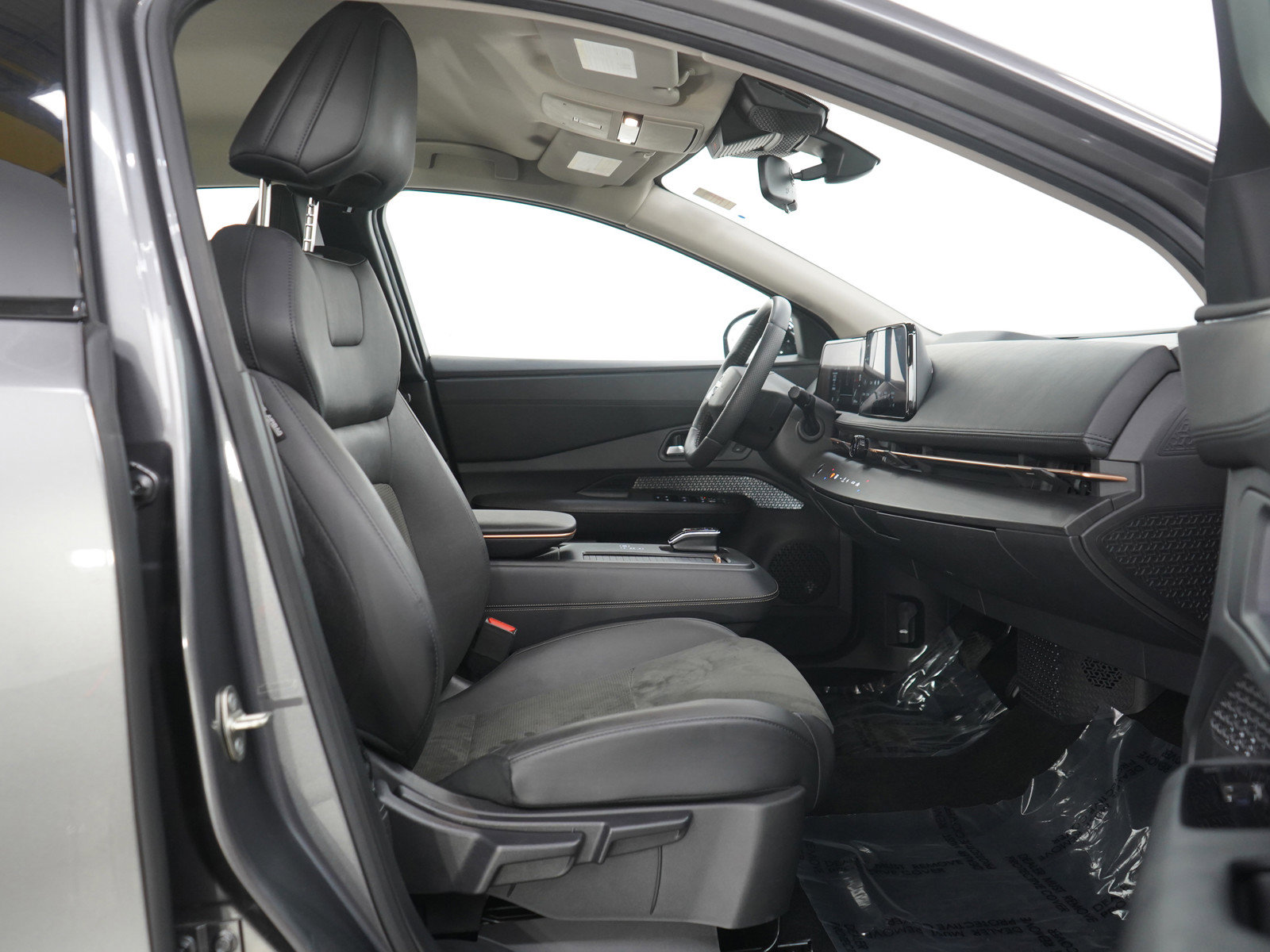 Used 2024 Nissan Ariya AWD image 10