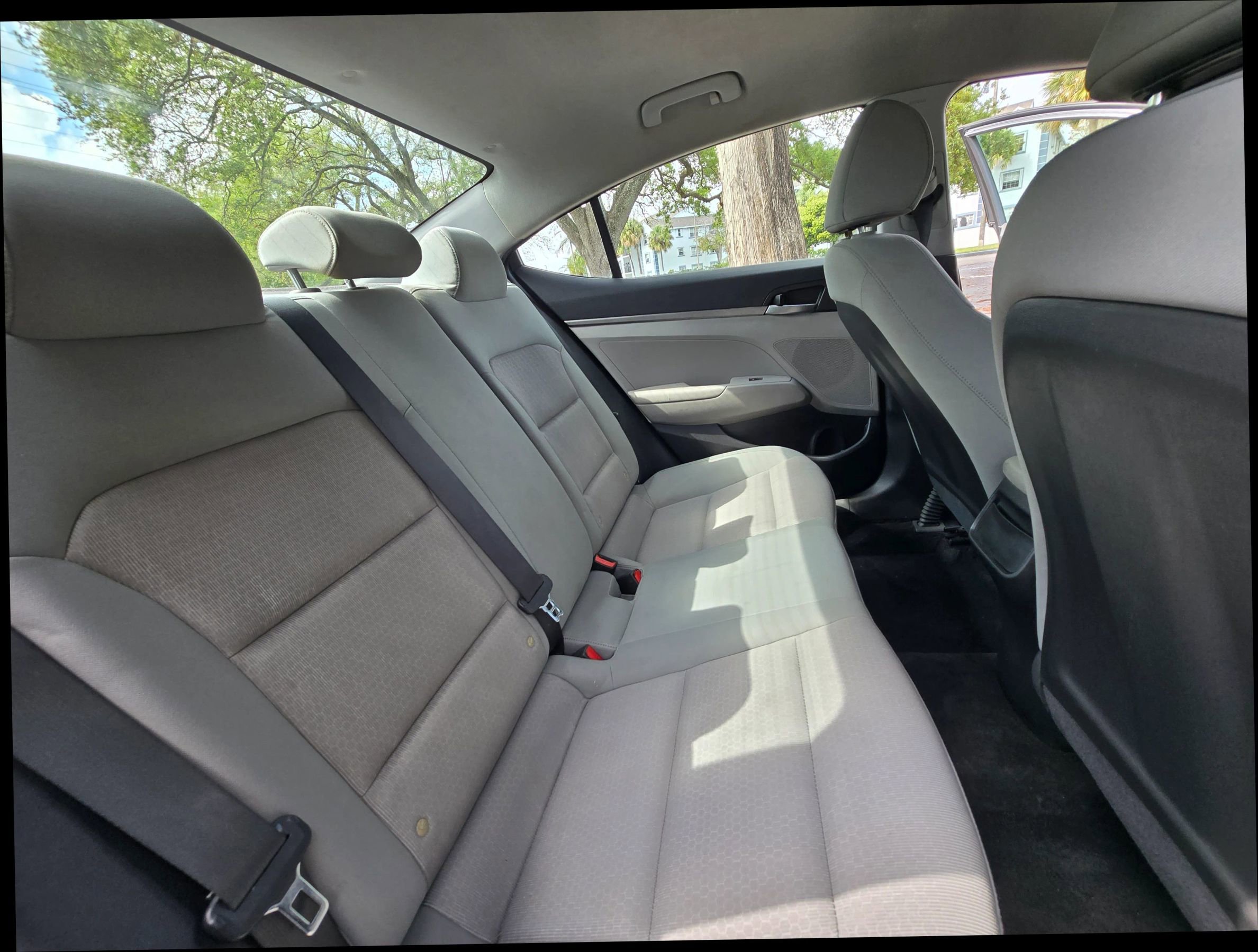 Used 2017 Hyundai Elantra SE image 12