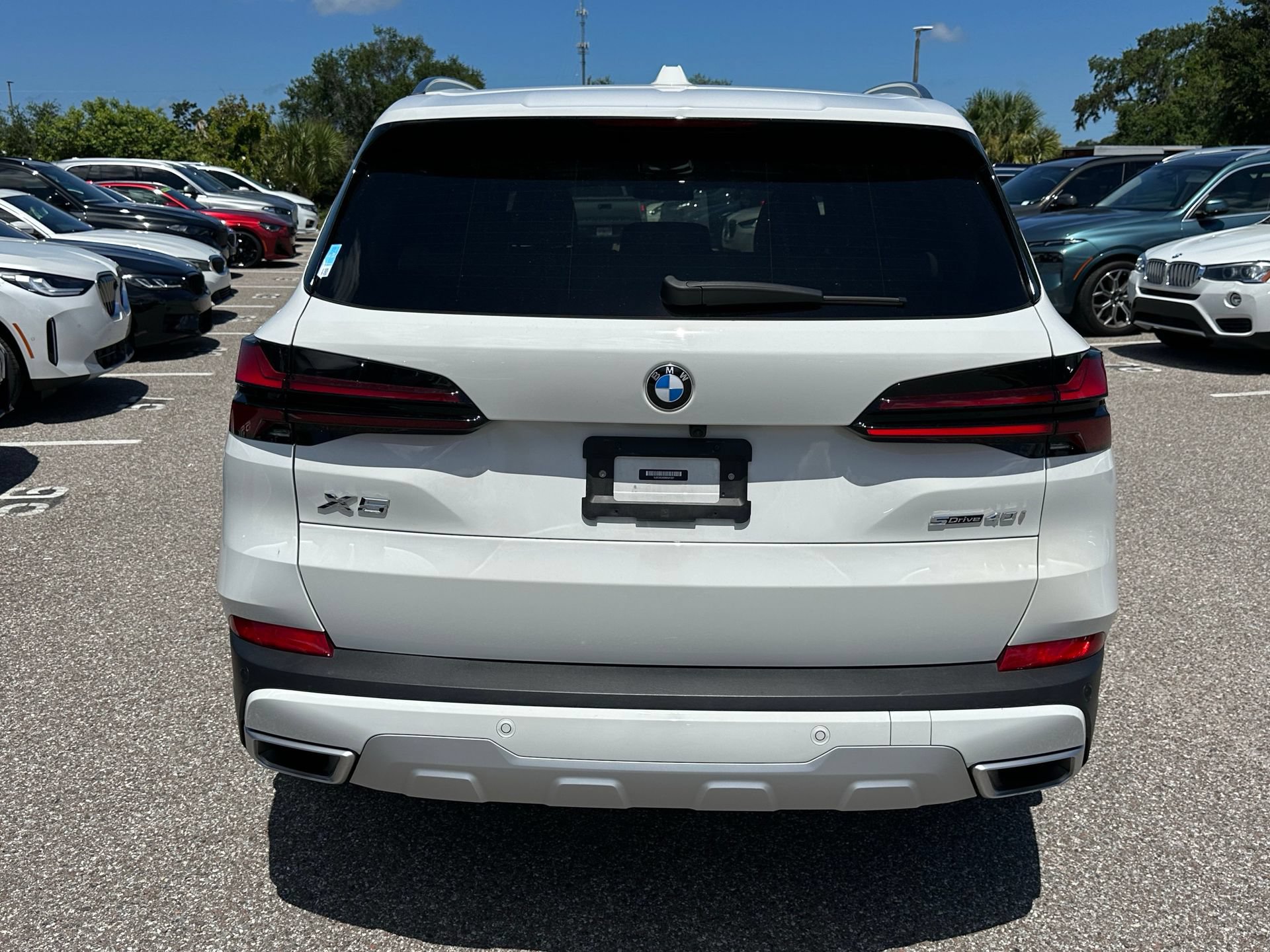 Certified 2024 BMW X5 sDrive40i w/ Premium Package RWD image 5