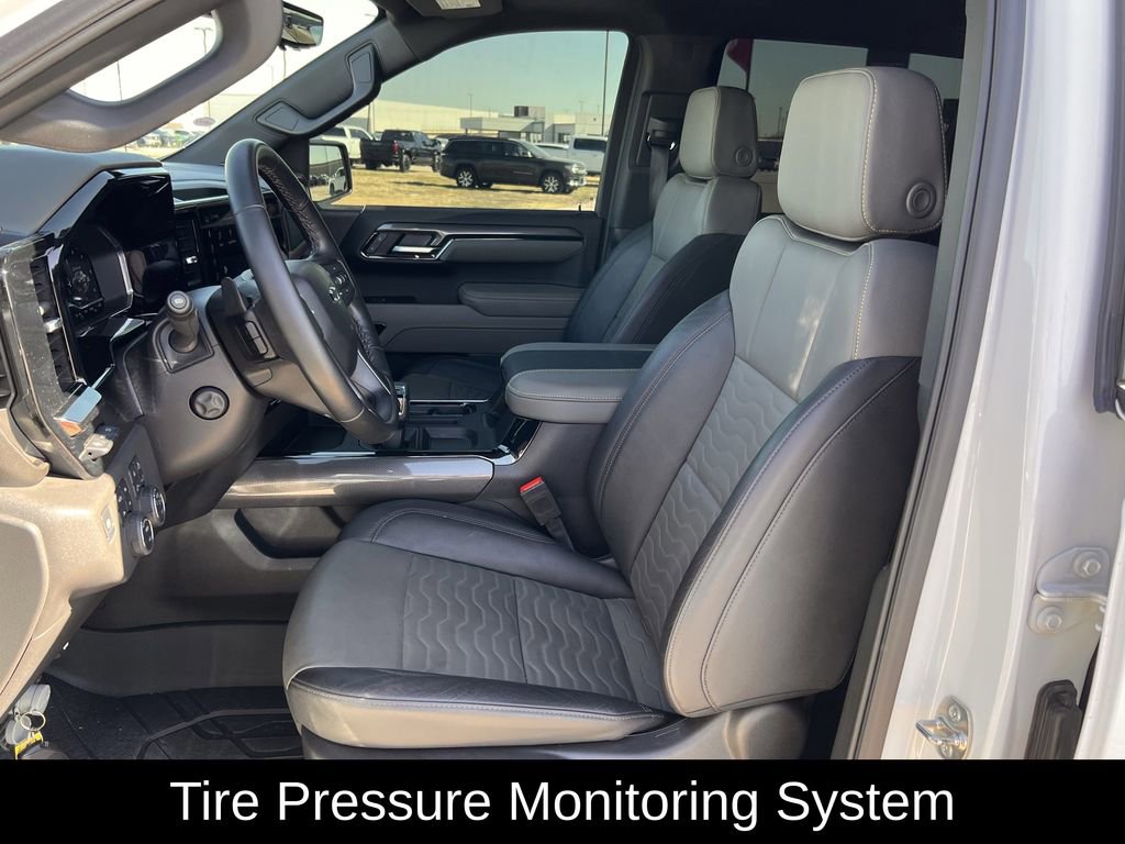 Used 2025 Chevrolet Silverado 1500 ZR2 w/ Technology Package image 28