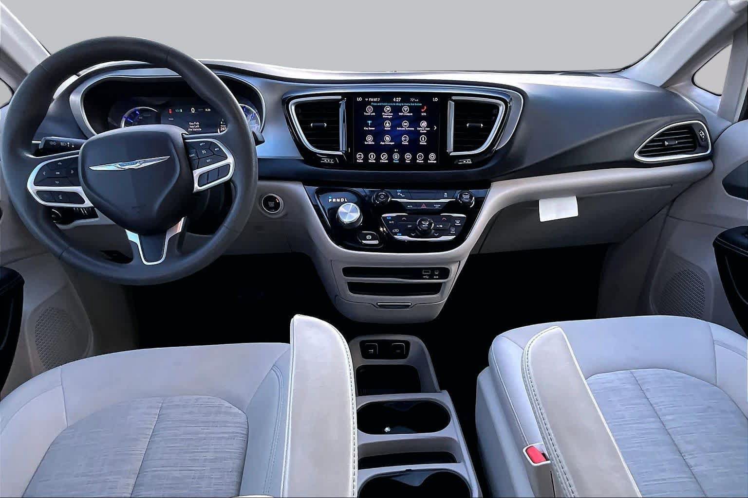Used 2018 Chrysler Pacifica Touring Plus FWD image 16