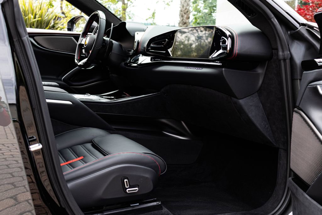 Certified 2025 Ferrari Purosangue AWD/4WD image 54