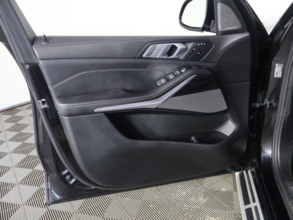 Used 2020 BMW X7 xDrive40i w/ Cold Weather Package image 26