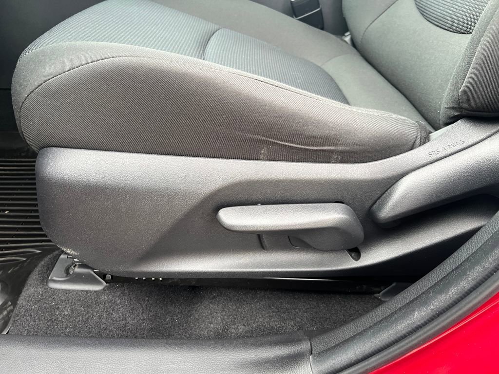 Used 2022 Toyota RAV4 LE image 52