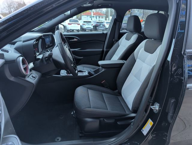 Certified 2024 Chevrolet Trax RS w/ Sunroof Package image 12