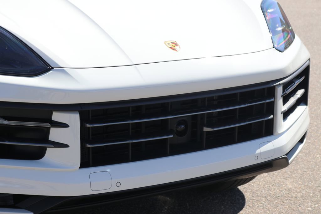 Used 2024 Porsche Cayenne image 12