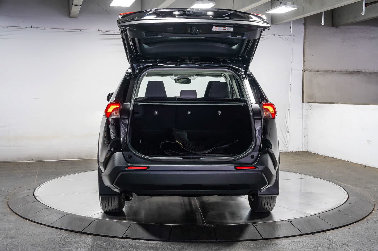Certified 2022 Toyota RAV4 XLE w/ Convenience Package FWD image 28