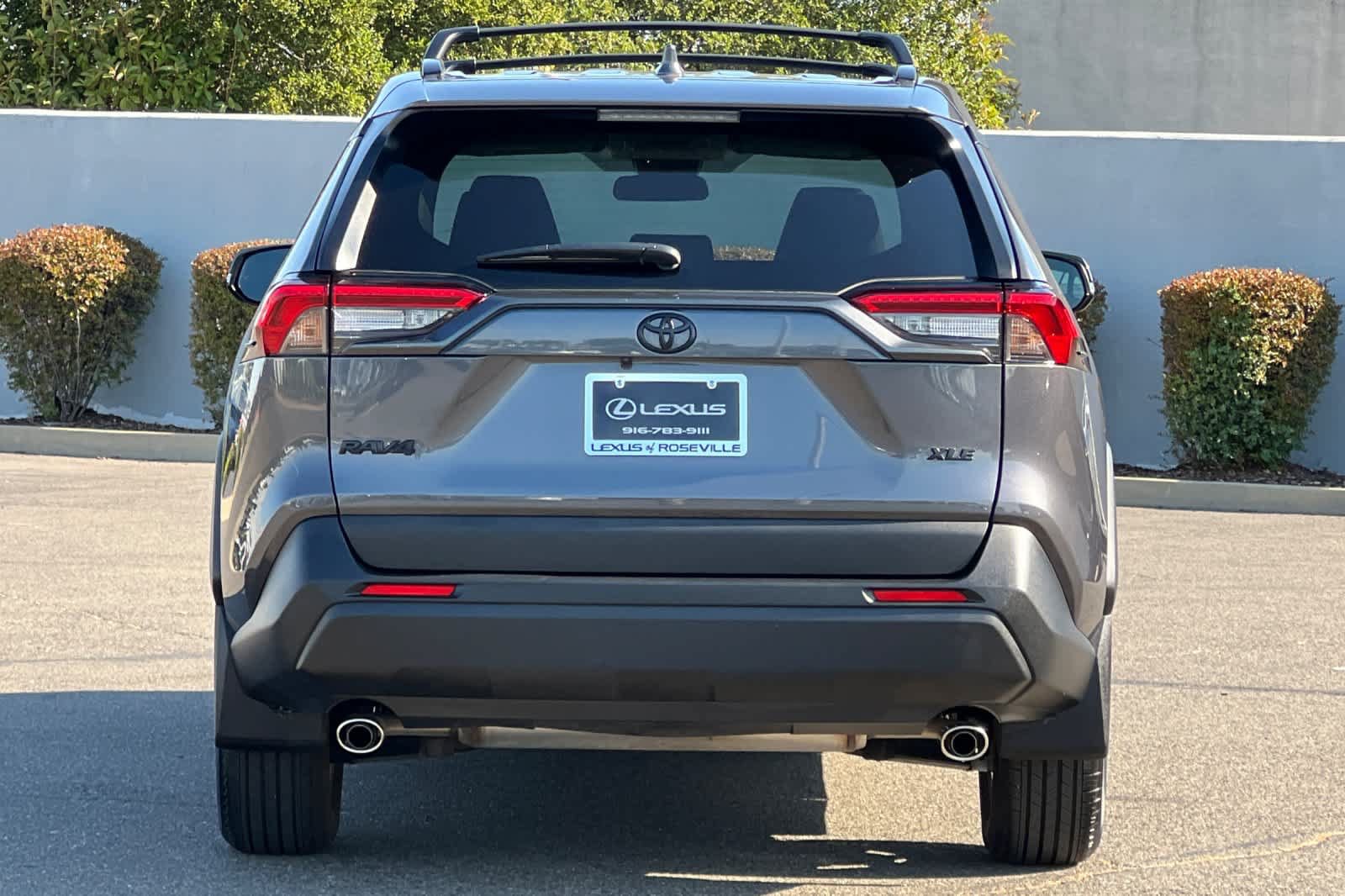 Used 2025 Toyota RAV4 XLE FWD image 8
