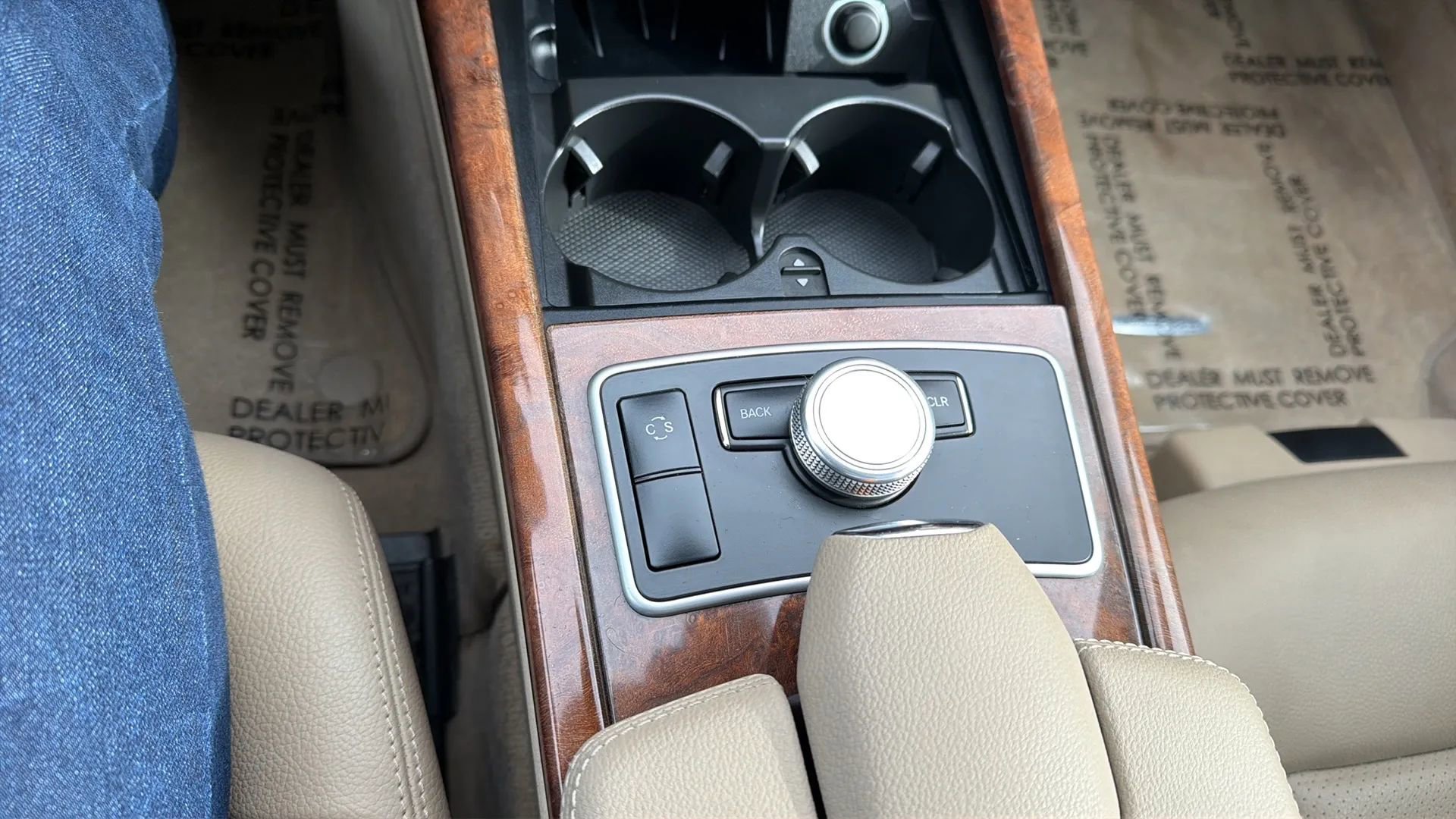 Used 2010 Mercedes-Benz E 350 4MATIC Sedan image 19