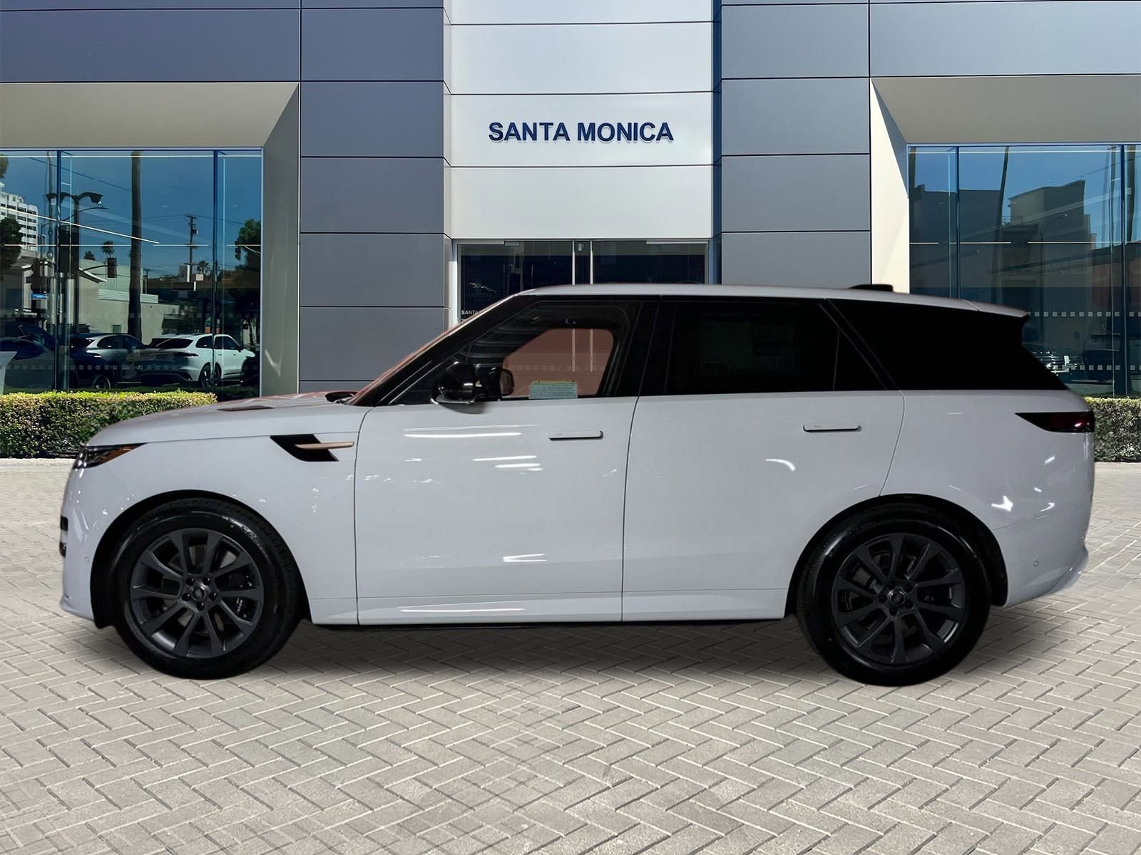 New 2025 Land Rover Range Rover Sport Dynamic SE image 5