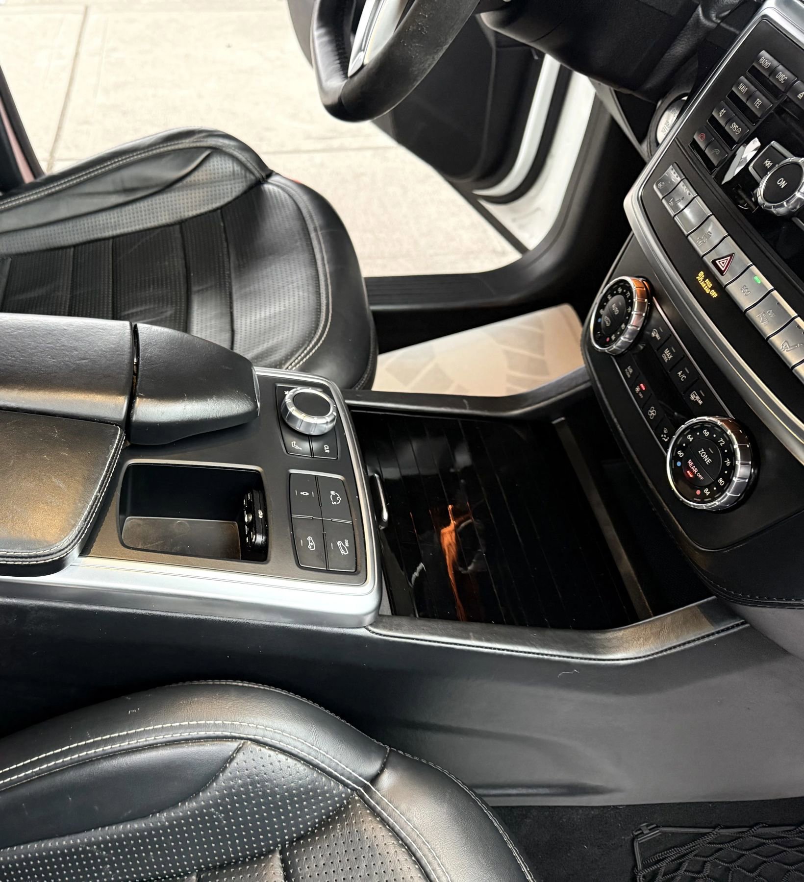 Used 2016 Mercedes-Benz GL 63 AMG 4MATIC image 30