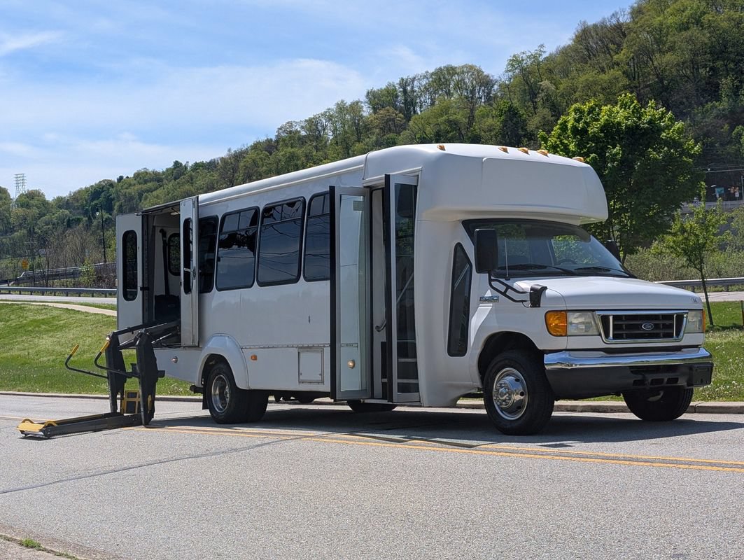 Used 2007 Ford E-450 and Econoline 450