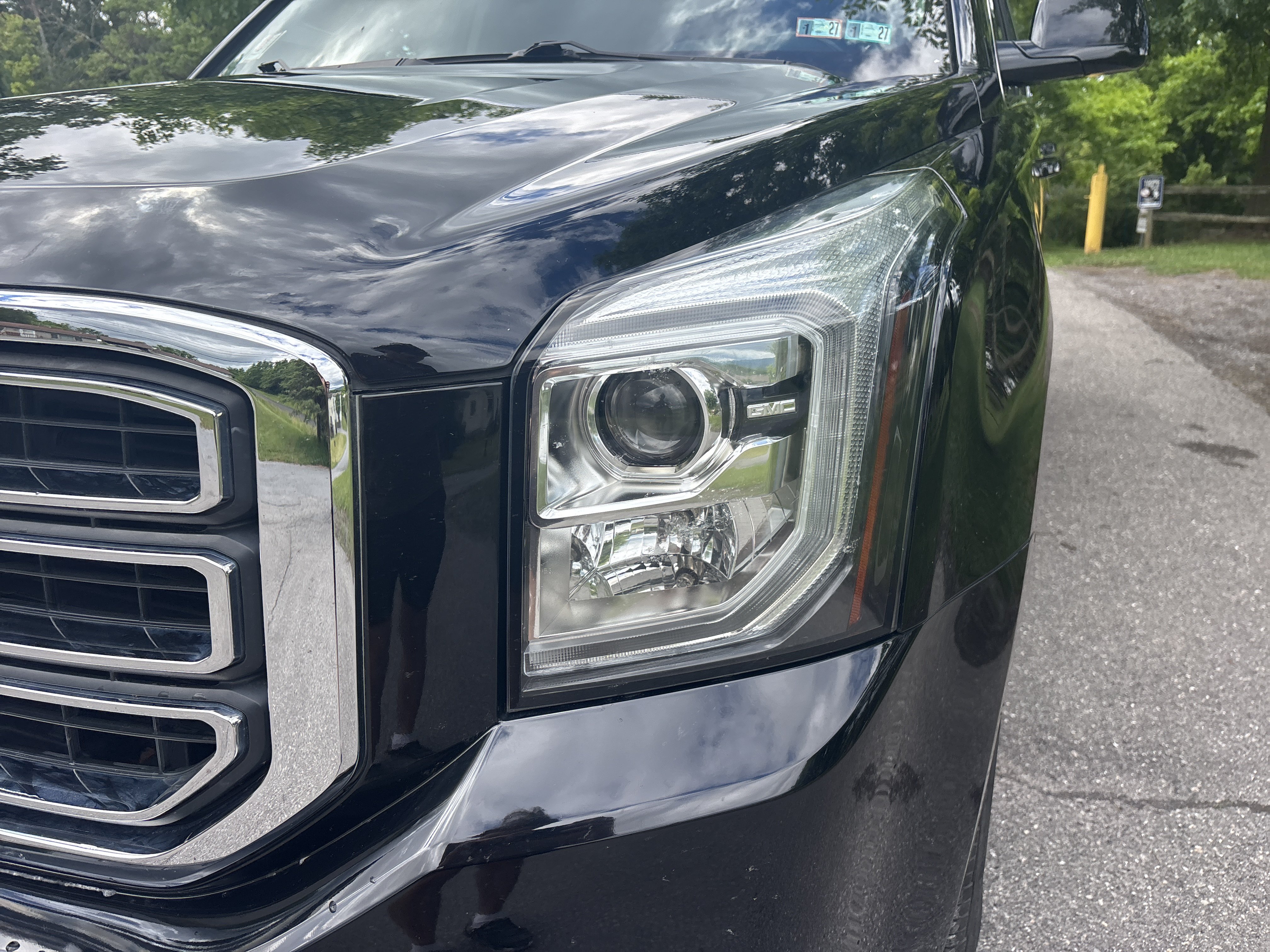 Used 2018 GMC Yukon SLE w/ SLE Value Package AWD/4WD image 10