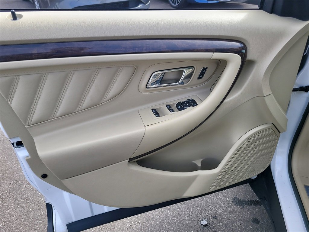 Used 2018 Ford Taurus Limited image 14