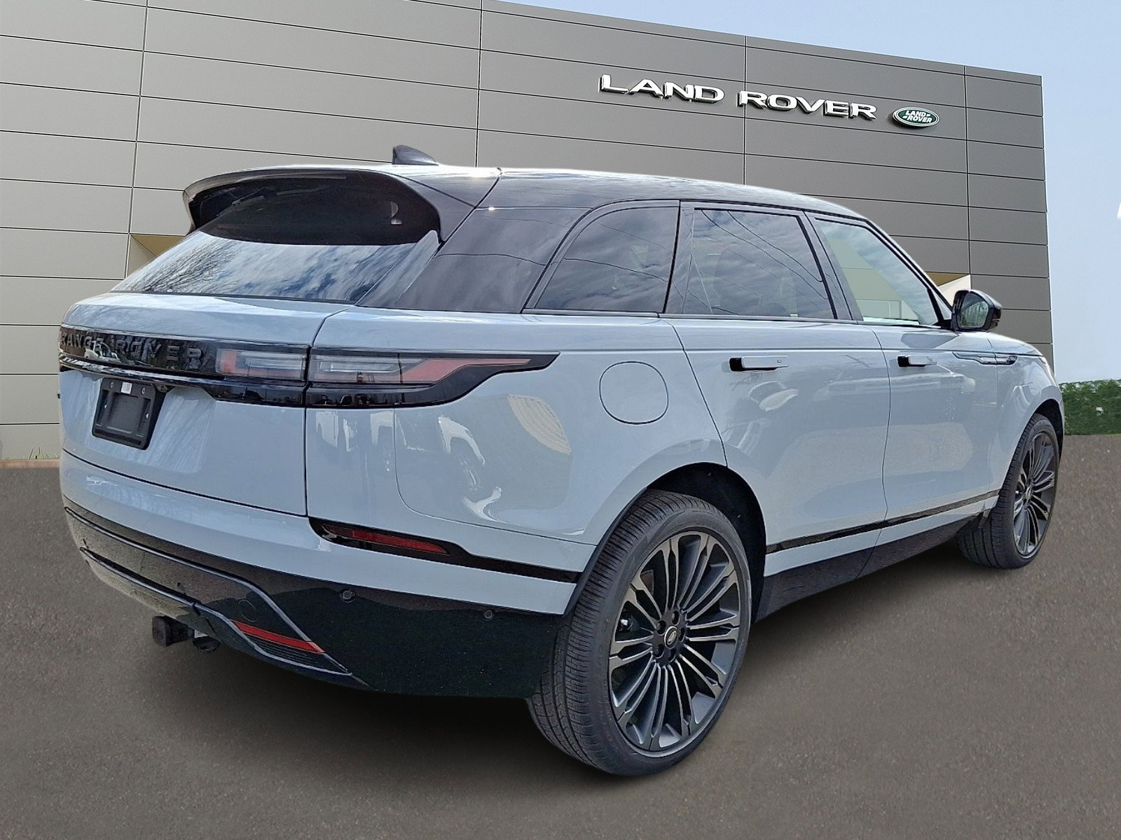 New 2026 Land Rover Range Rover Velar Dynamic SE AWD/4WD image 2