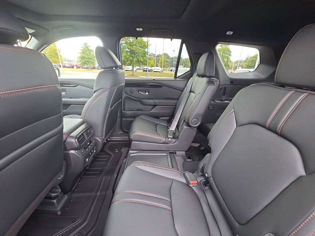New 2026 Honda Pilot TrailSport image 12