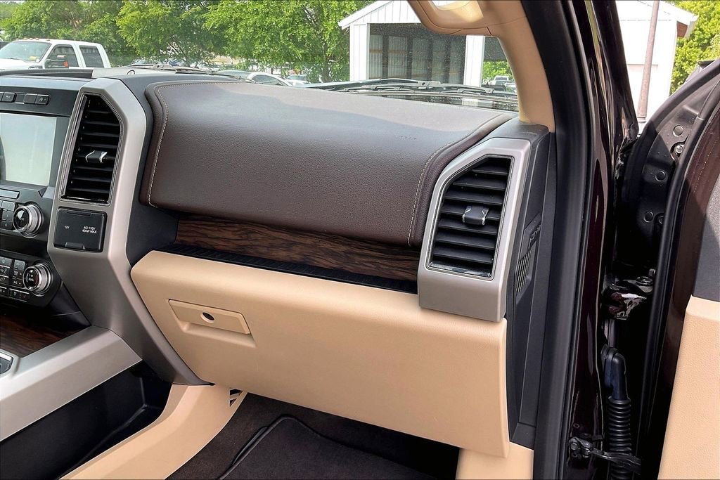 Used 2019 Ford F150 Lariat w/ Equipment Group 502A Luxury AWD/4WD image 29